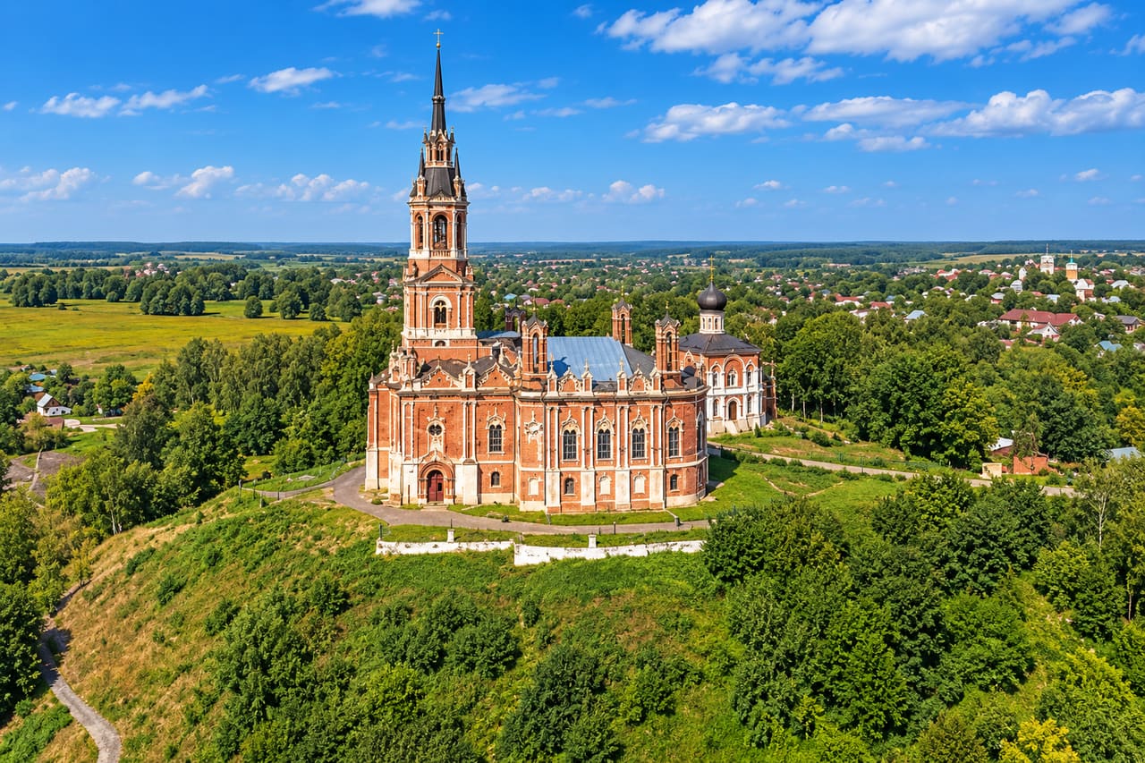 Ново-Никольский собор на кремлёвском холме Можайска